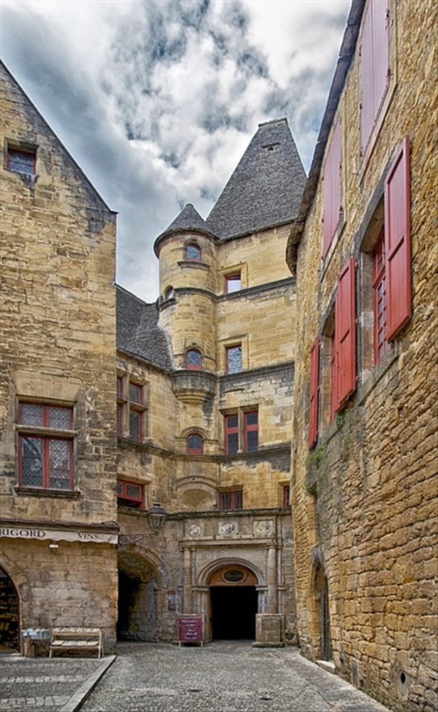 Découvrez les essentiels pour visiter Sarlat-la-Canéda